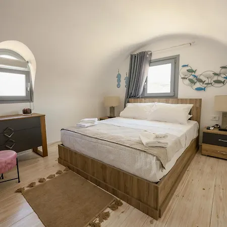 New Misilia & Private Jacuzzi * Vothonas (Santorini)