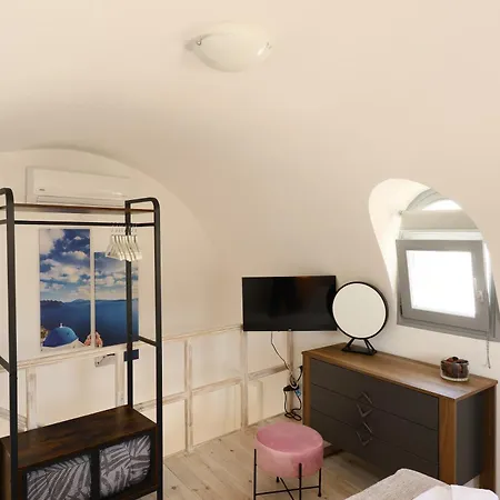 New Misilia & Private Jacuzzi Villa *
