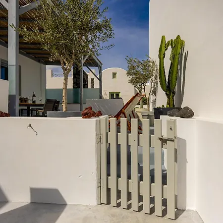 New Misilia Suite & Private Jacuzzi Villa